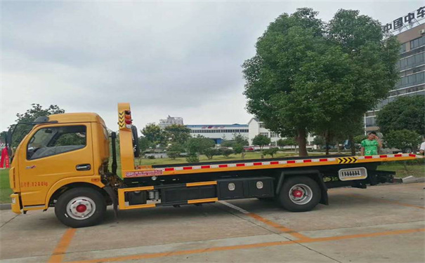 锡林郭勒定远24小时拖车救援电话号码，定远道路救援公司怎么收费的